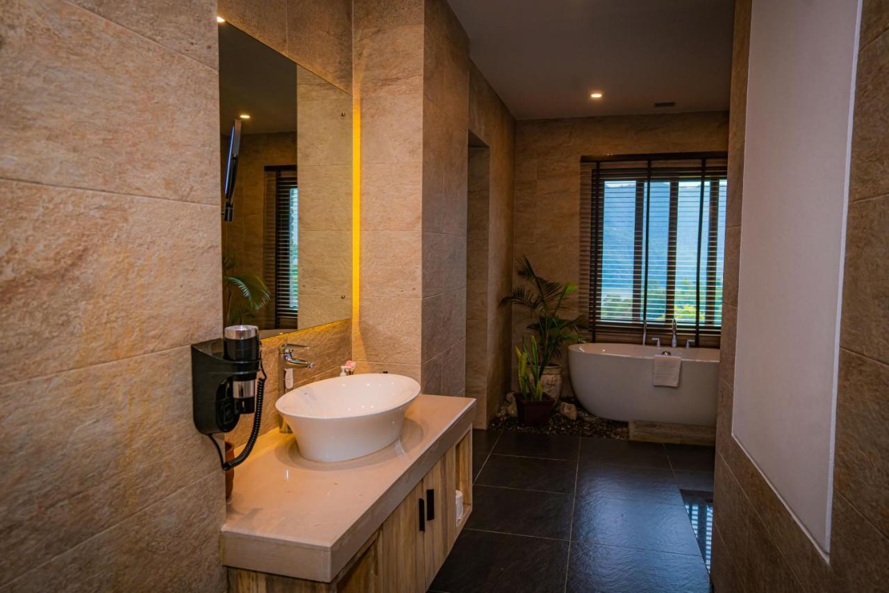 Dorje'S Resort And Spa Pokhara Exterior photo